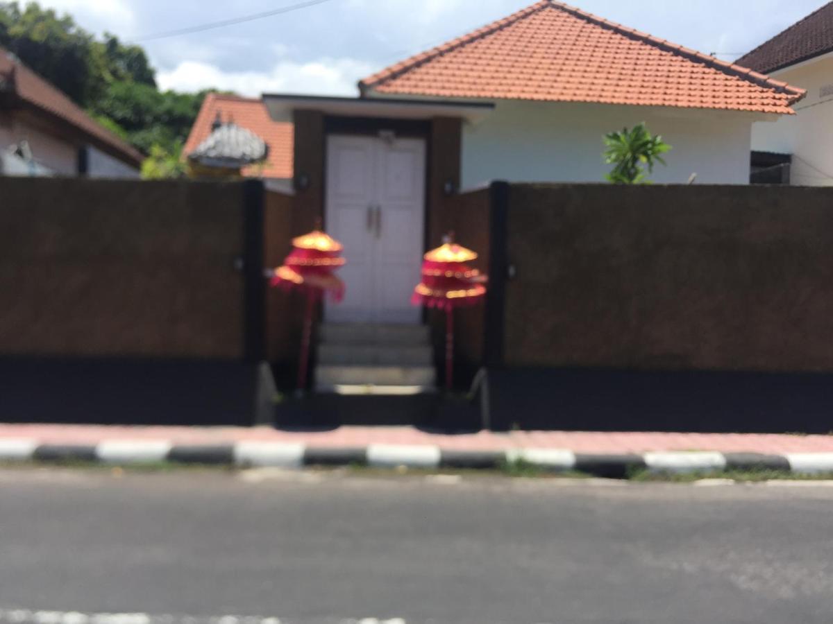 Queen Guest House Tulamben エクステリア 写真